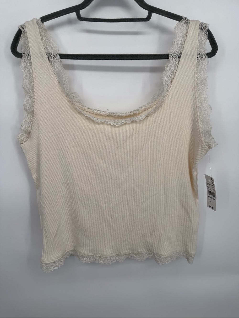 Beverly & Beck Off White Lace Trim Tank Top